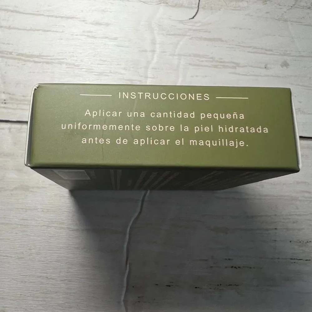 Italia deluxe poreless face filter putty primer - Picture 4 of 8